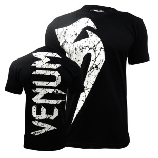 Camisa Venum Giant Preta
